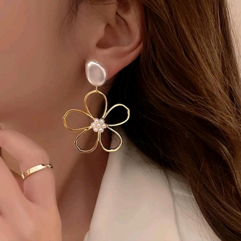 Faux Pearls earrings